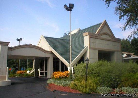 Rodeway Inn Greenfield Exterior photo